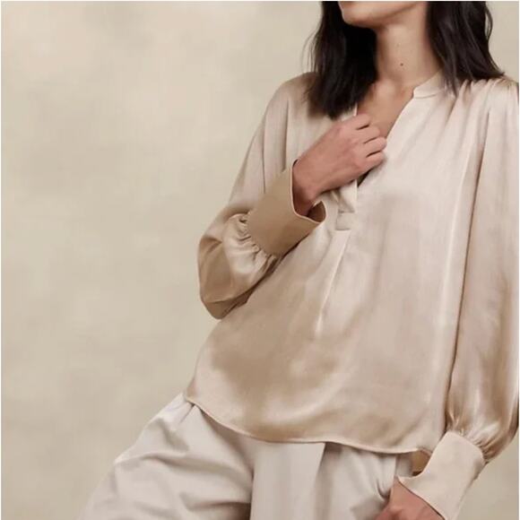 NWT Banana Republic Crinkle Volume-Sleeve Blouse Sz L - Picture 1 of 5